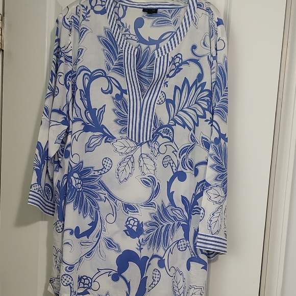 Talbots Tops - NWOT Talbots Blue and White Patterned Top